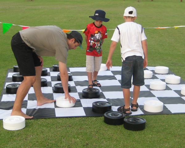 giant_checkers_game